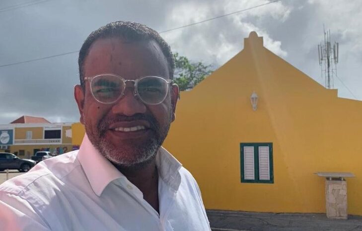  Prome Minister a bay sconde pa no confirma cu el a entrega autonomia di Aruba