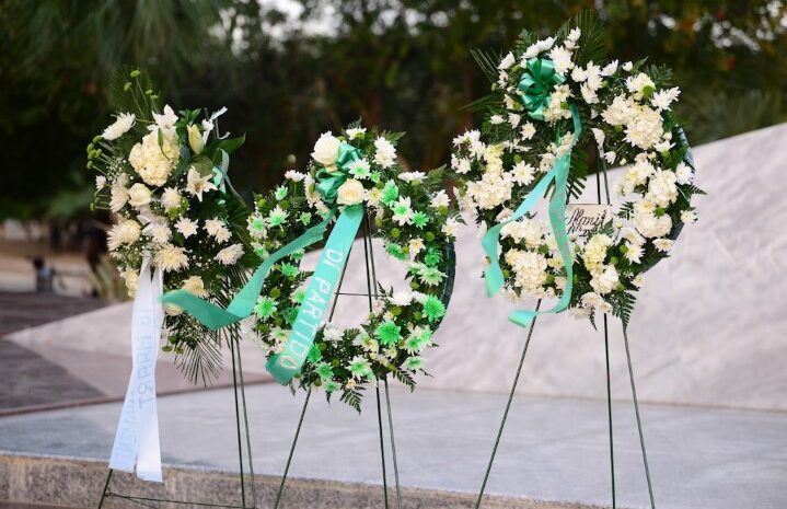  Ofrenda Floral na Monumento 18 di Maart