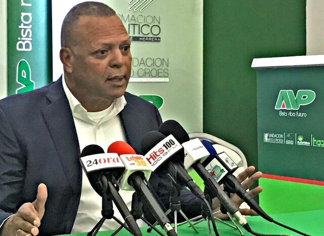  Minister Oduber mester anuncia nomber di grupo cu ta den plantacion di marihuana