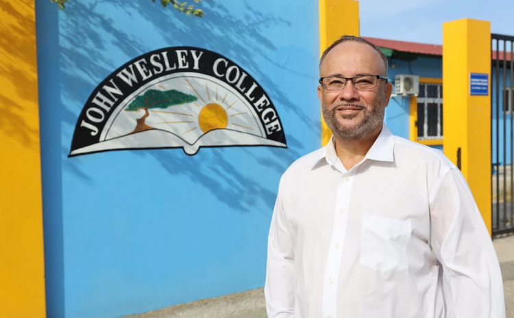  Ceramento di John Wesley College tin impacto riba San Nicolas